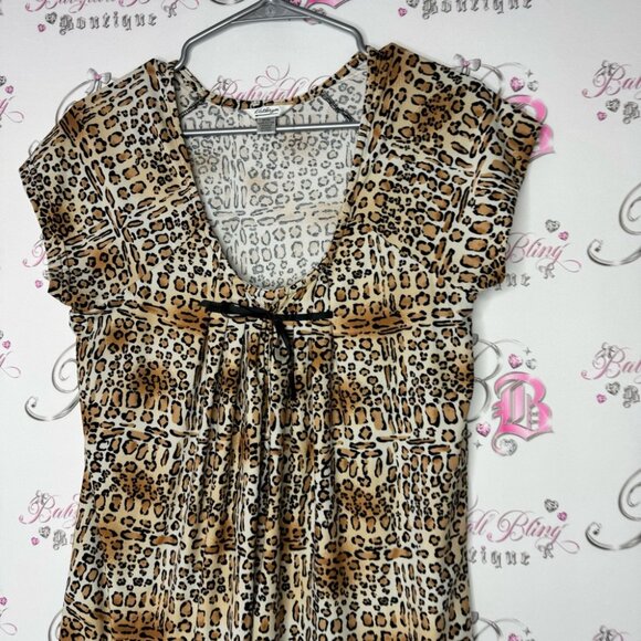 Kathryn top animal print with ribbon 🎀 bow accent stretchy soft *flaw* y2k MOB - Picture 3 of 10